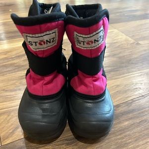Stonz toddler size 8 winter boots